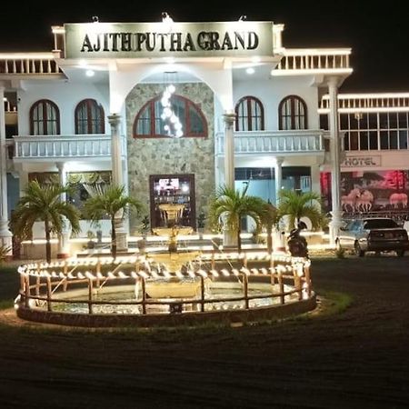 Ajith Putha Grand Hotel Madampe  Exterior photo